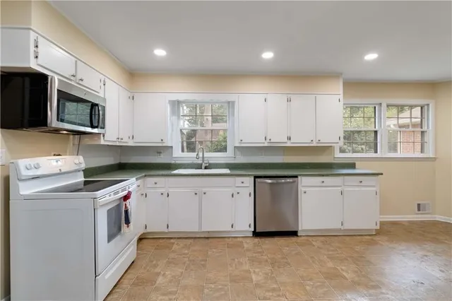 $359,000 | 5524 Laurel Lane Northwest, Lilburn, GA 30047