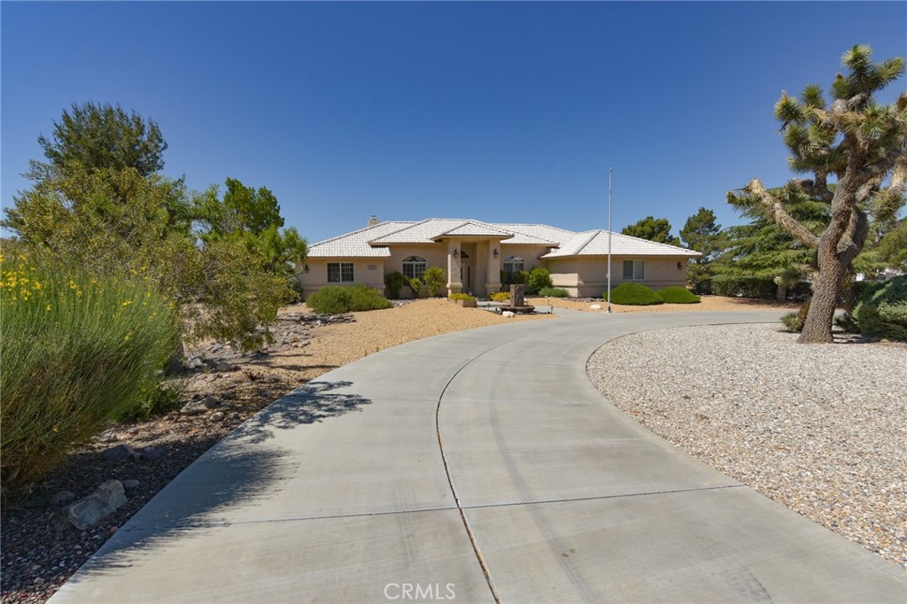 20690 Rancherias Road Apple Valley, CA 92307 - Photo 9 of 69