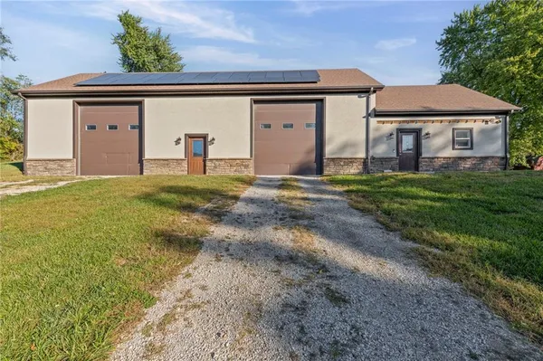 $2,100 | 2301 Charles Street, St. Joseph, MO 64501