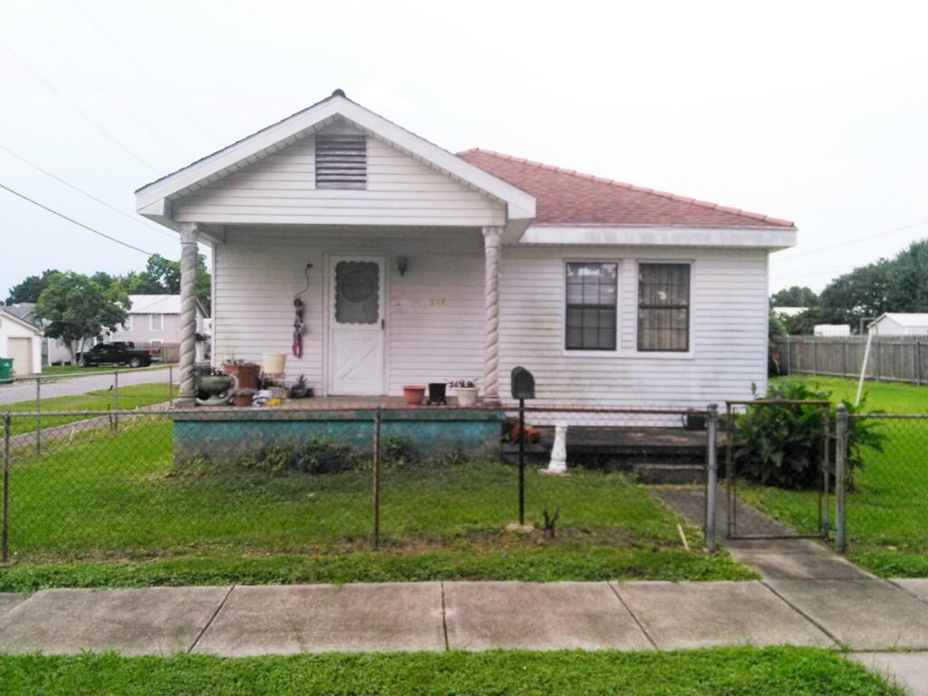 928 Rupp Street Gretna, LA 70053 - Photo 1 of 14