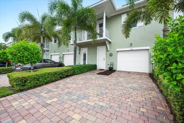 $595,000 | 1108 South Community Drive, Jupiter, FL 33458