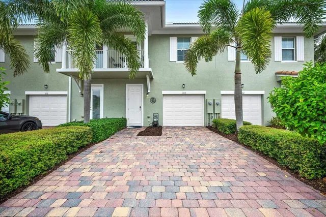 $595,000 | 1108 South Community Drive, Jupiter, FL 33458