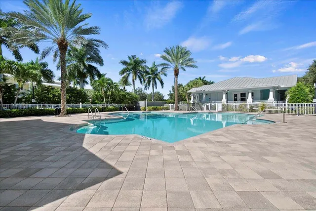 $595,000 | 1108 South Community Drive, Jupiter, FL 33458