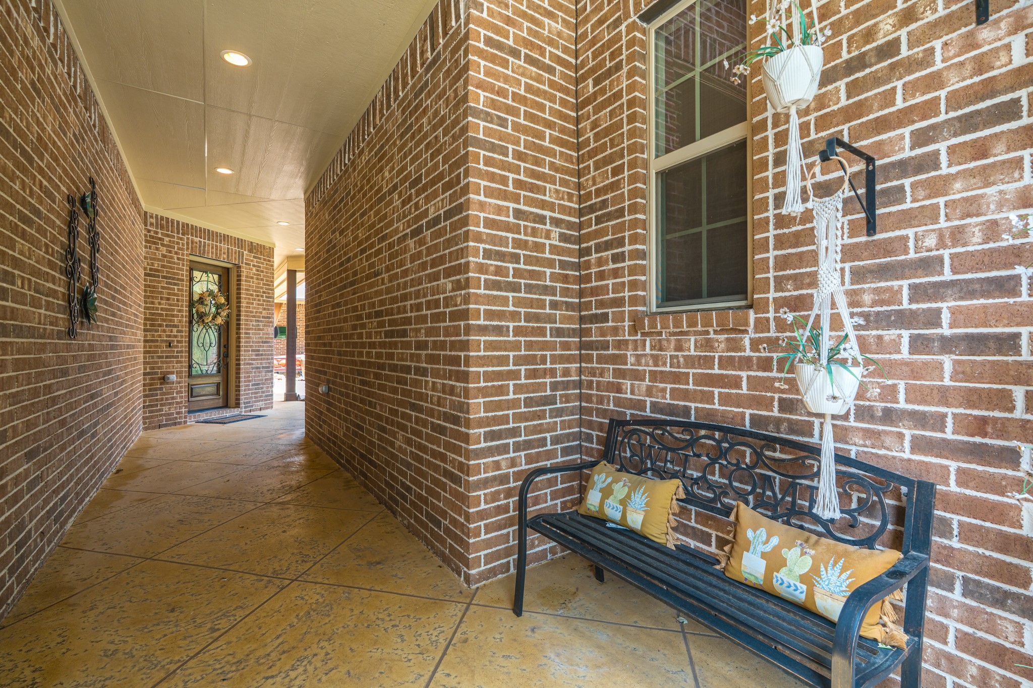 18 Sundown Ridge Place The Woodlands, TX 77375 - Photo 3 of 43