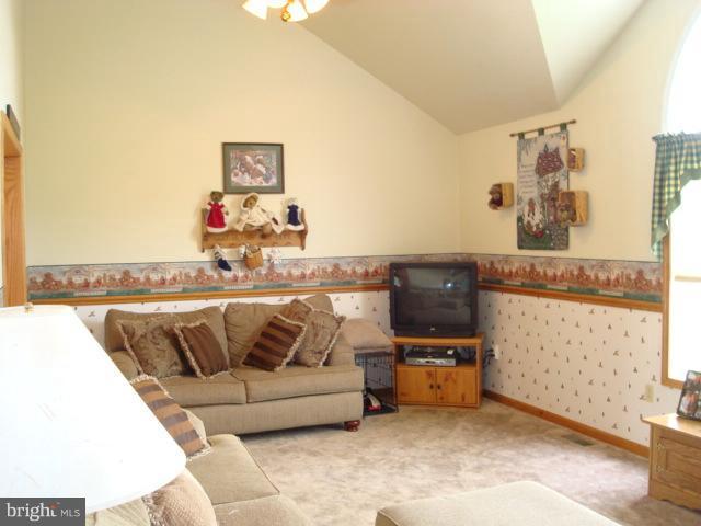 139 Fantasia Road Inwood, WV 25428 - Photo 5 of 23 Living Room