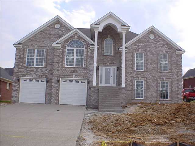 19 Keeling Ridge Road Louisville, KY 40291 - Photo 1 of 8 Primary Photo