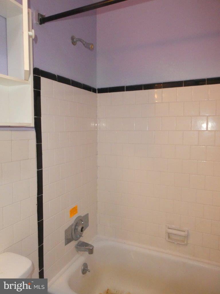 6824 Broening Road Baltimore, MD 21222 - Photo 22 of 33