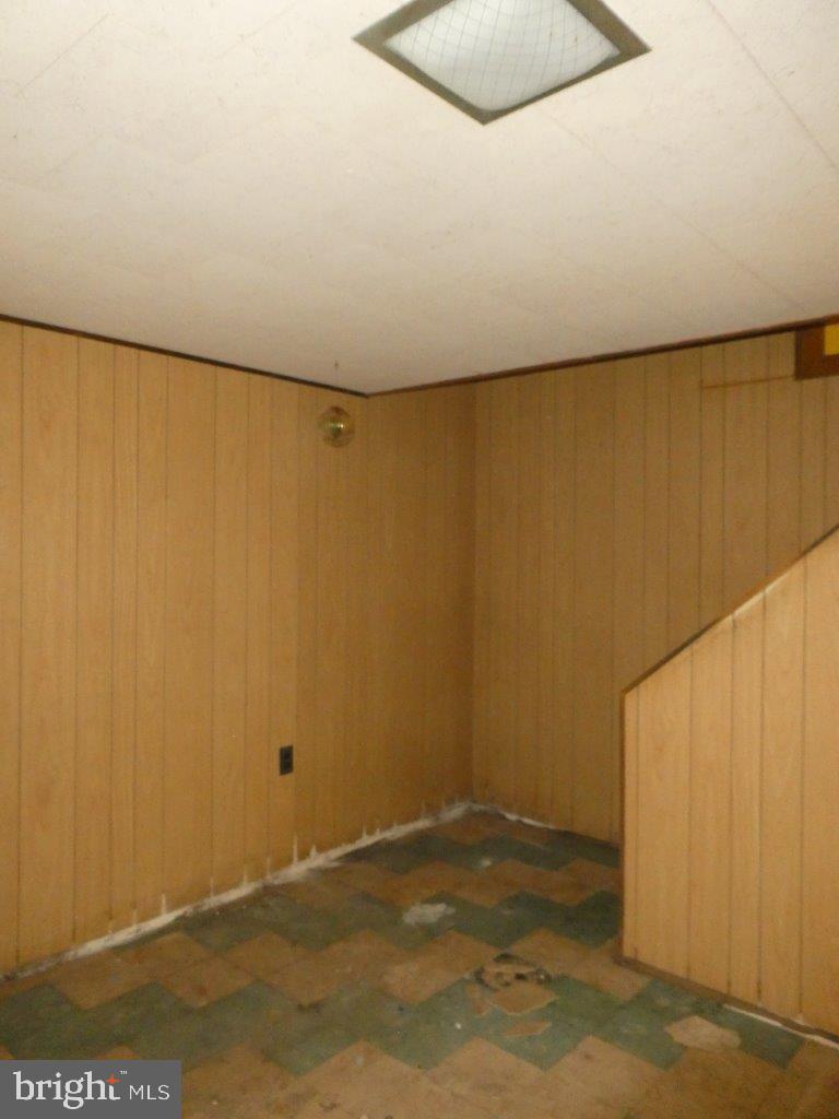 6824 Broening Road Baltimore, MD 21222 - Photo 25 of 33