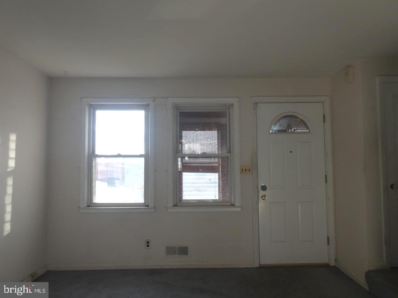 6824 Broening Road Baltimore, MD 21222 - Photo 4 of 33