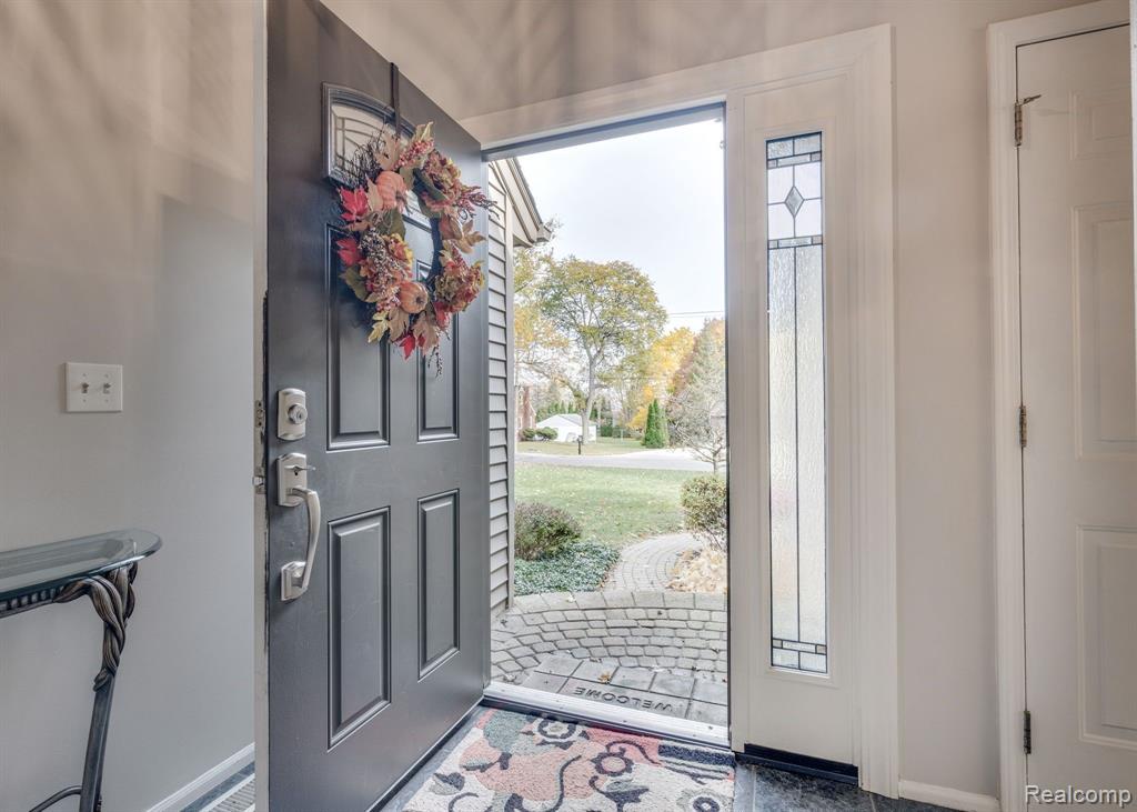 2626 Hickory Lawn Road Rochester Hills, MI 48307 - Photo 6 of 44