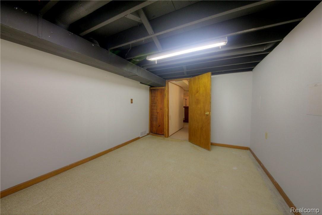 44139 Arlington Road Canton, MI 48187 - Photo 33 of 36 33 Basement.jpg