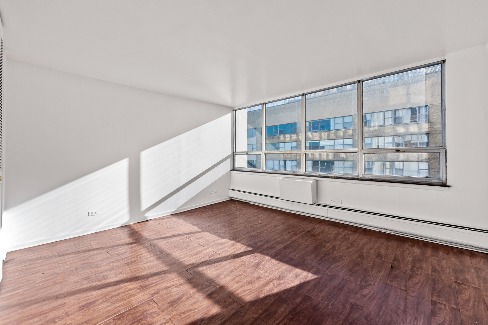 6171 North Sheridan Road, Unit 23112312 Chicago, IL 60660 - Photo 15 of 48