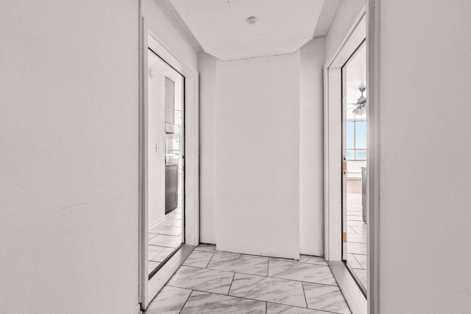 6171 North Sheridan Road, Unit 23112312 Chicago, IL 60660 - Photo 3 of 48