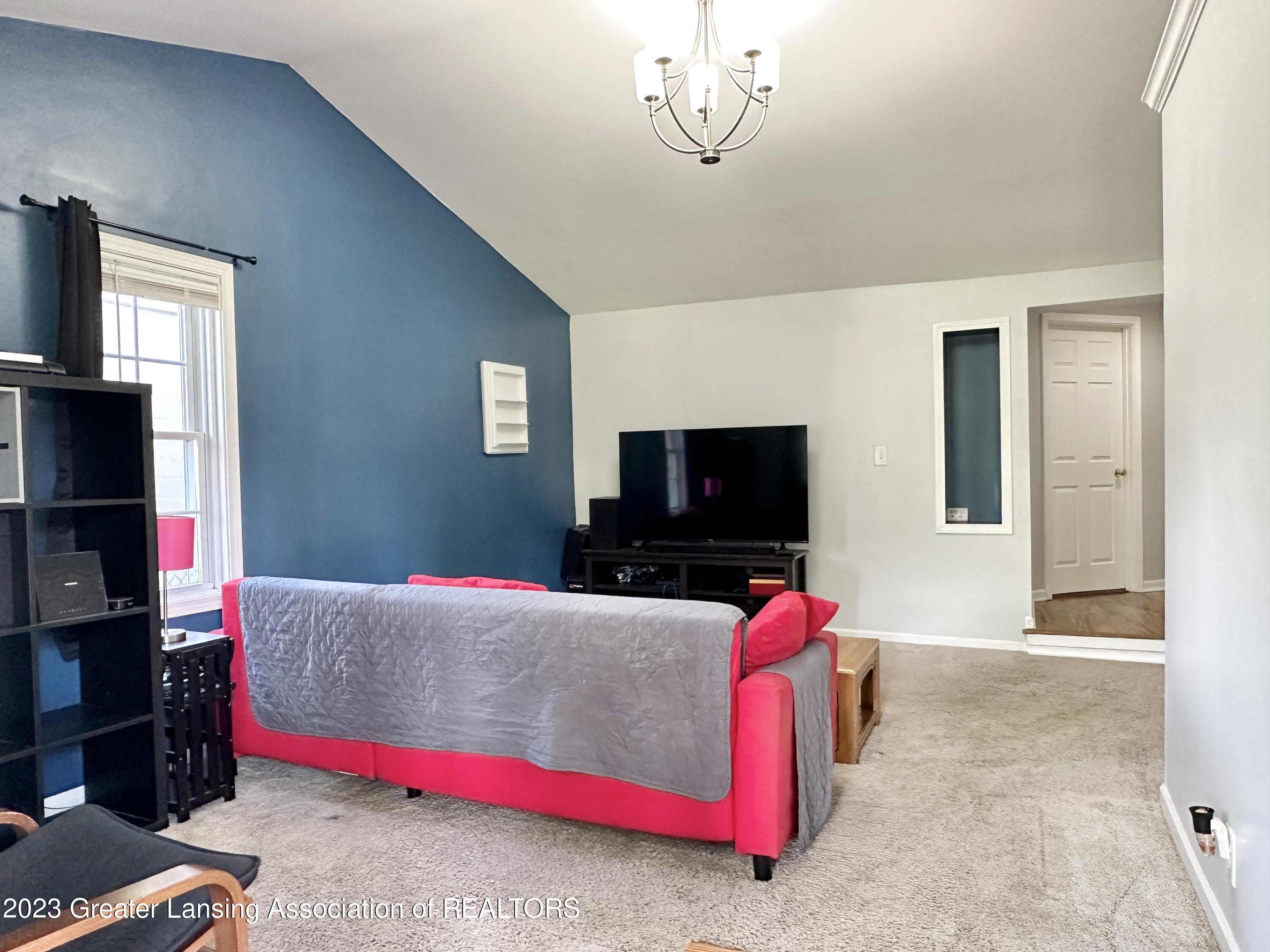 6501 Cooper Road Lansing, MI 48911 - Photo 11 of 53 Living Room