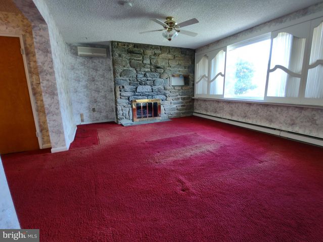 $345,000 | 721 Hedgerow Drive, Broomall, PA 19008