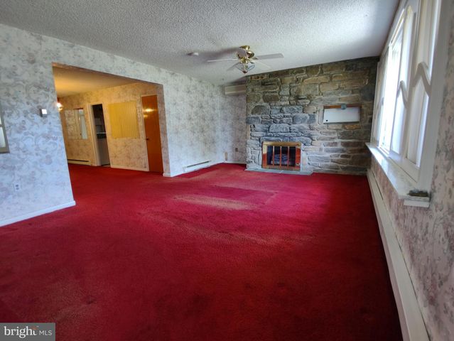 $345,000 | 721 Hedgerow Drive, Broomall, PA 19008