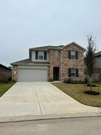 a front view of house with yard