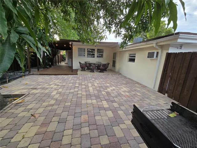 $1,950 | 5712 Hollywood Boulevard, Unit 2, Hollywood, FL 33021