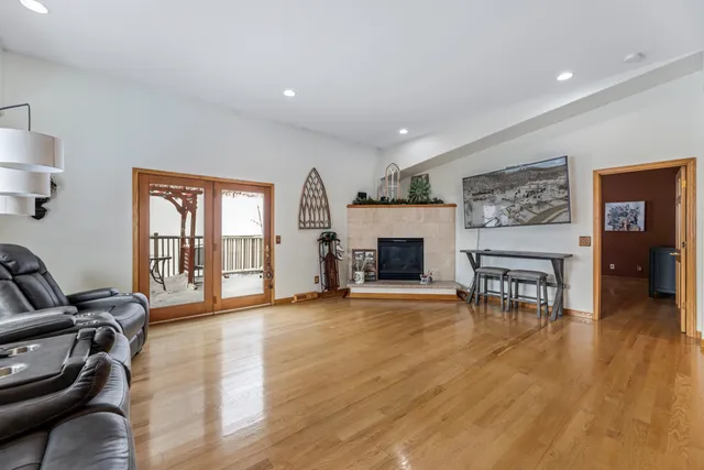 $450,000 | 1115 Jonathan Lane, La Crescent, MN 55947