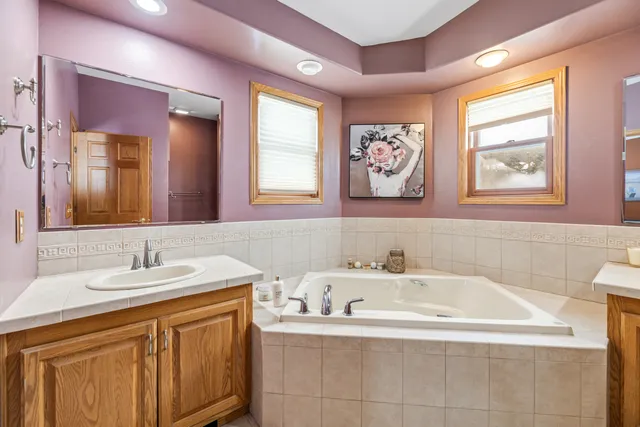 $450,000 | 1115 Jonathan Lane, La Crescent, MN 55947