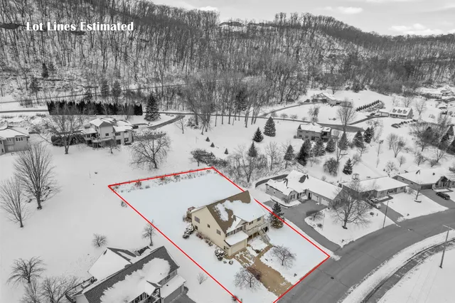 $450,000 | 1115 Jonathan Lane, La Crescent, MN 55947