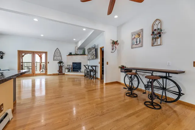 $450,000 | 1115 Jonathan Lane, La Crescent, MN 55947