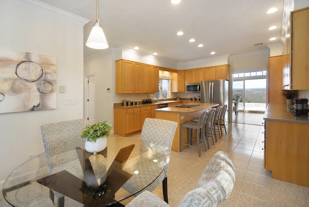 45 Kettle Hole Road Bolton, MA 01740 - Photo 8 of 34