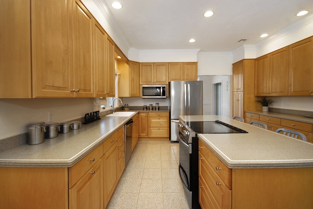 45 Kettle Hole Road Bolton, MA 01740 - Photo 10 of 34