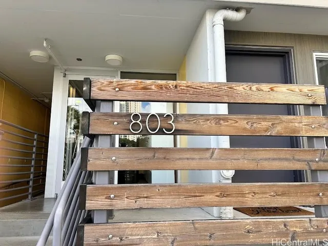 $2,300 | 803 Waimanu Street, Unit 401, Honolulu, HI 96813