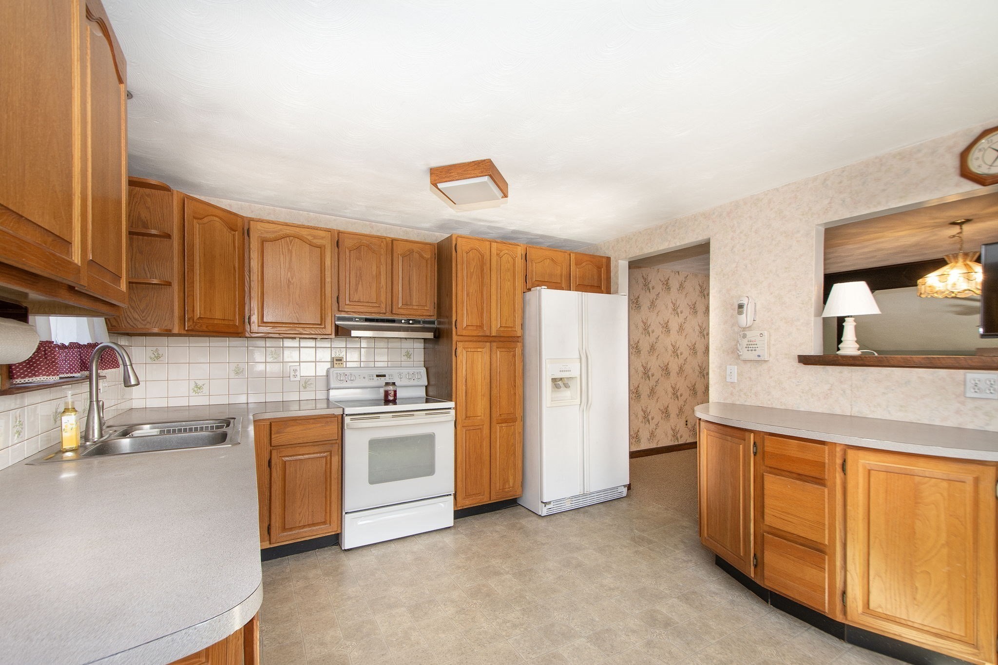 40 Border Road Holbrook, MA 02343 - Photo 3 of 30 Gallery Image 3
