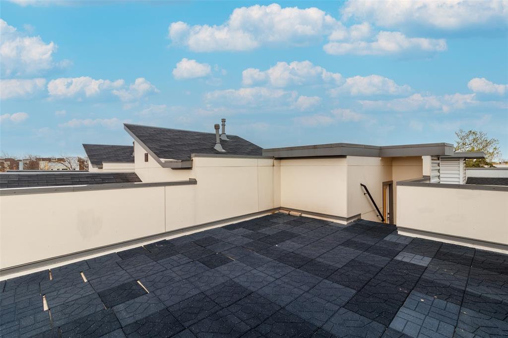 1925 California Drive, Unit 3 Dallas, TX 75204 - Photo 24 of 33 a view of a terrace