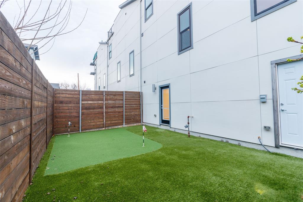 1925 California Drive, Unit 3 Dallas, TX 75204 - Photo 29 of 33 a view of an outdoor space