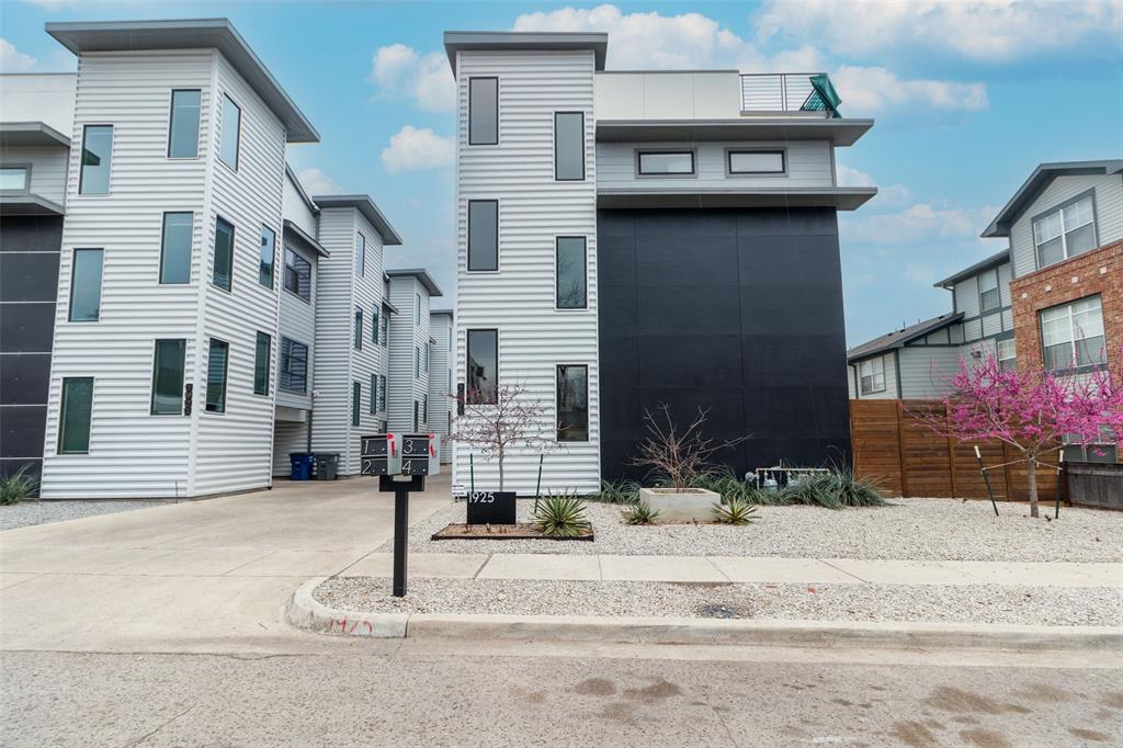 1925 California Drive, Unit 3 Dallas, TX 75204 - Photo 32 of 33 a view of a building with a street