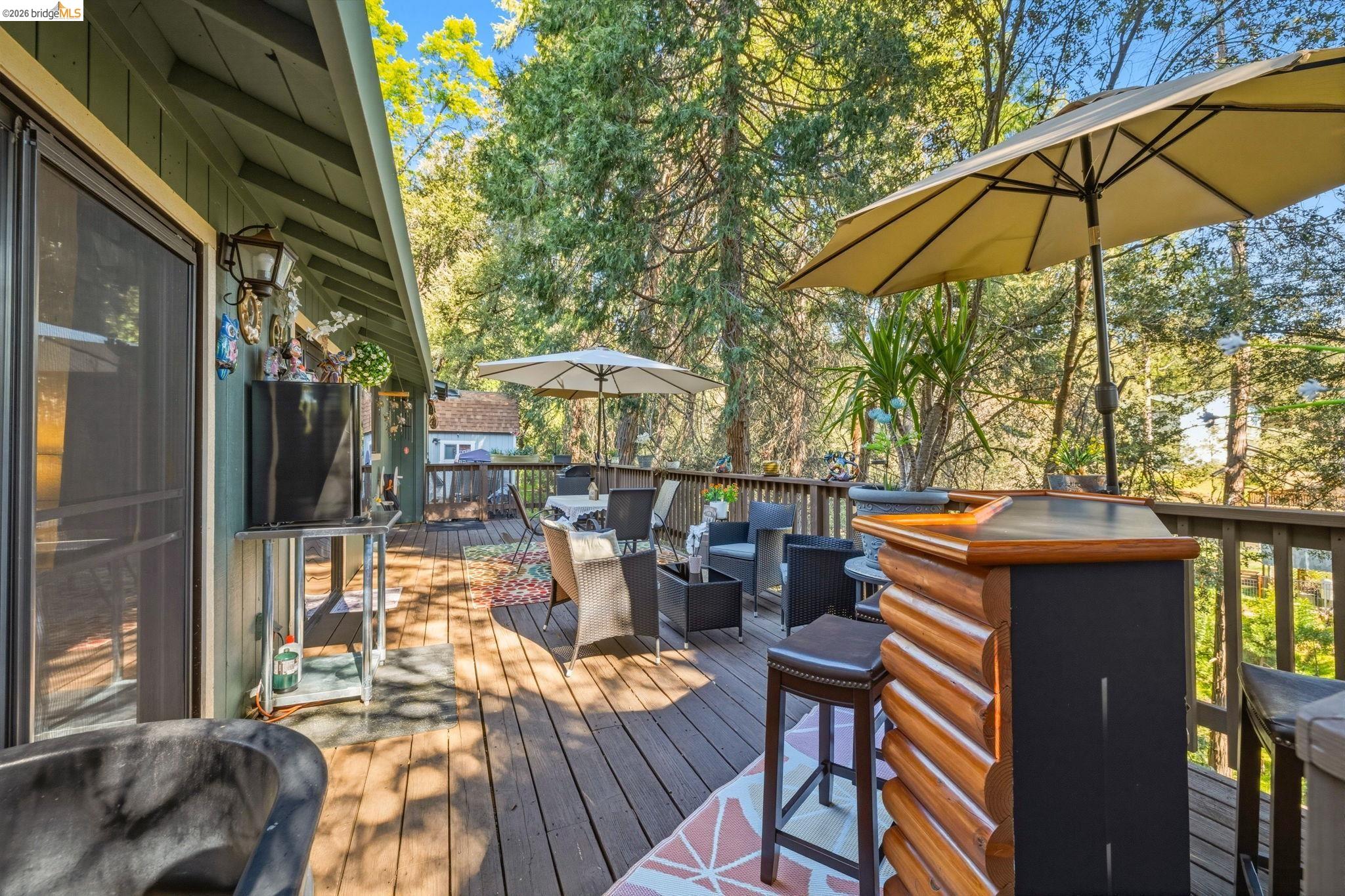 21999 Fallview Drive Sonora, CA 95370 - Photo 30 of 36 View of wooden deck