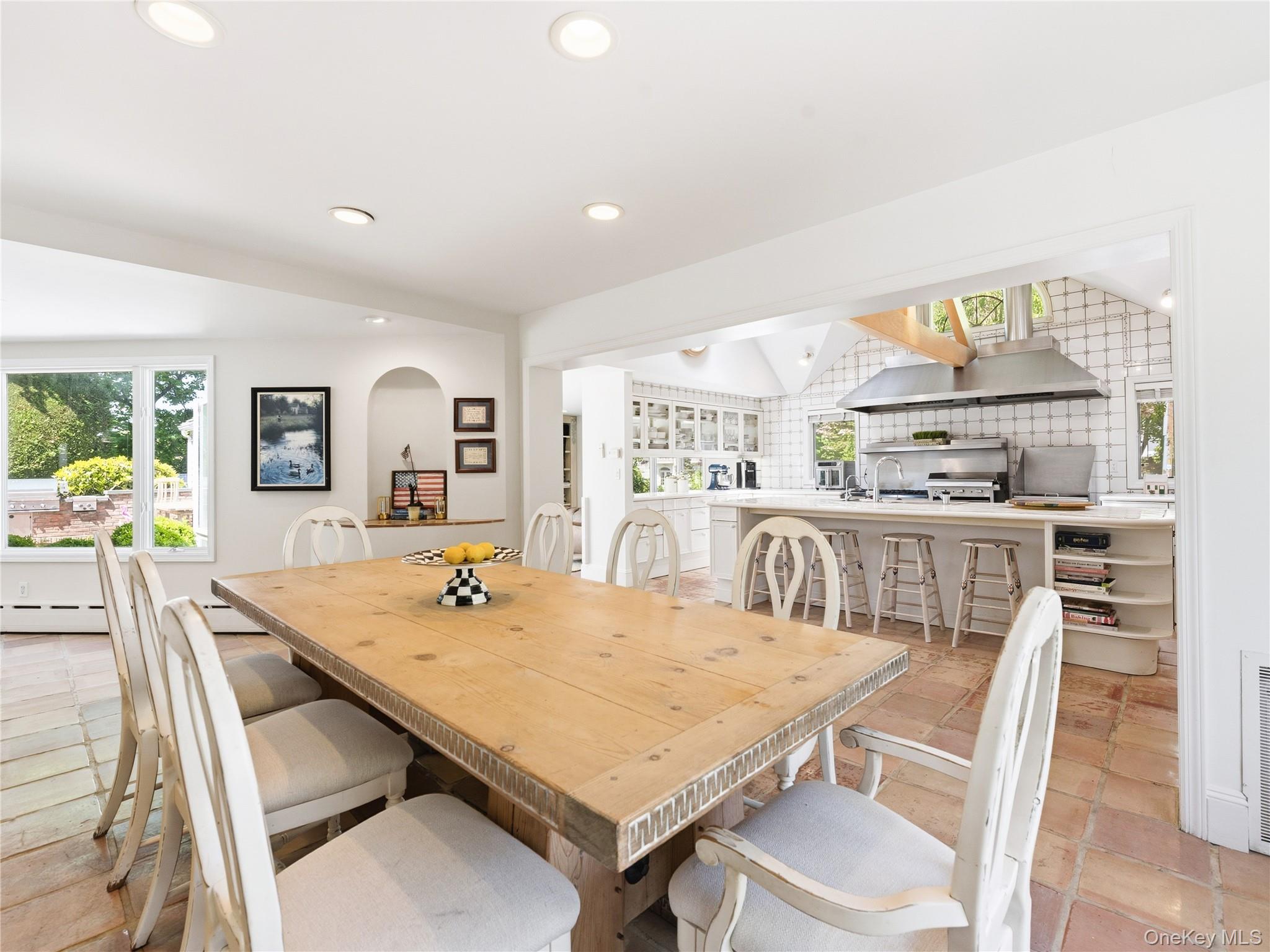 2 Aspen Place Great Neck, NY 11021 - Photo 14 of 48 Bright Breakfast Room