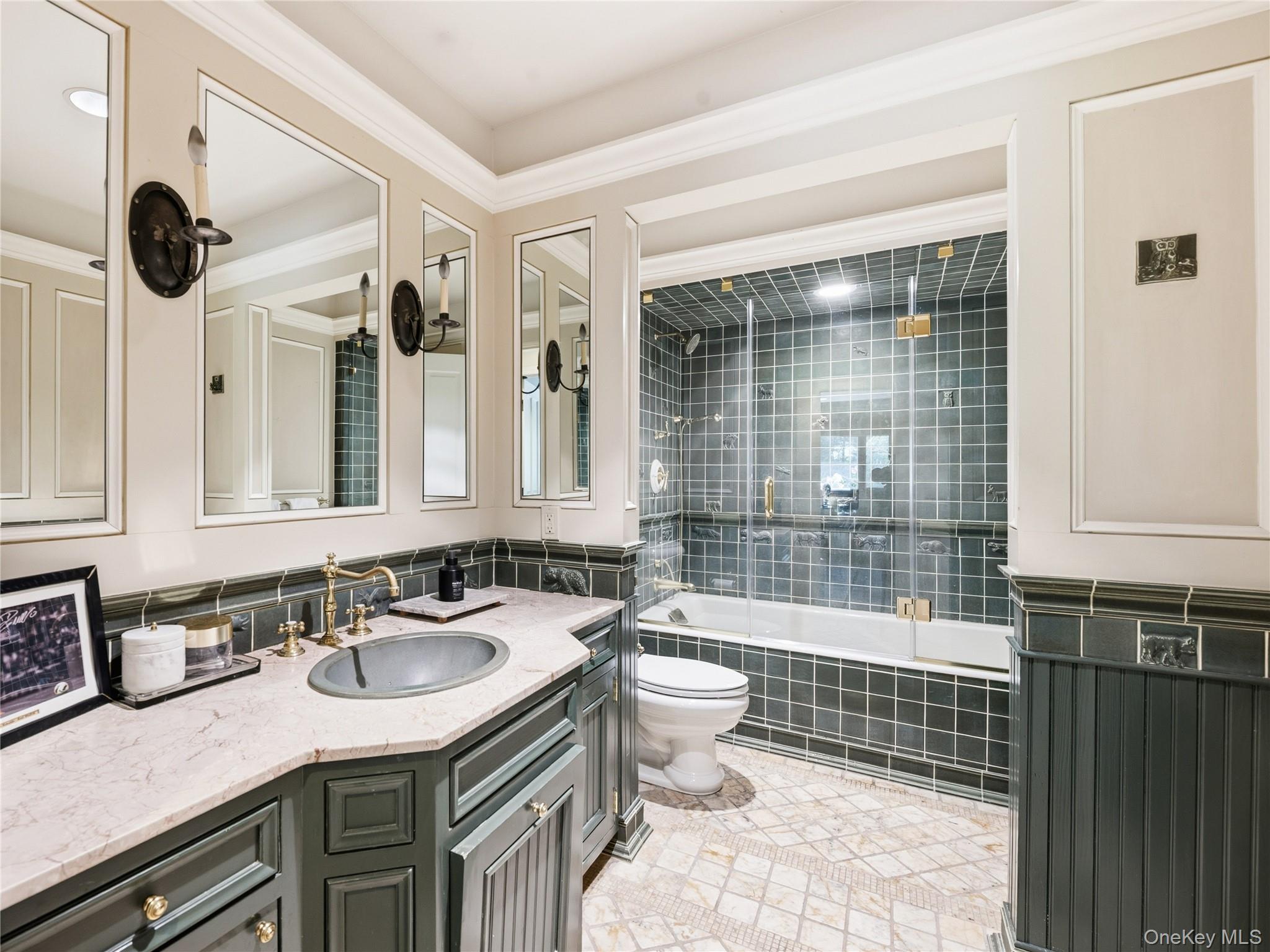 2 Aspen Place Great Neck, NY 11021 - Photo 25 of 48 Full Bath