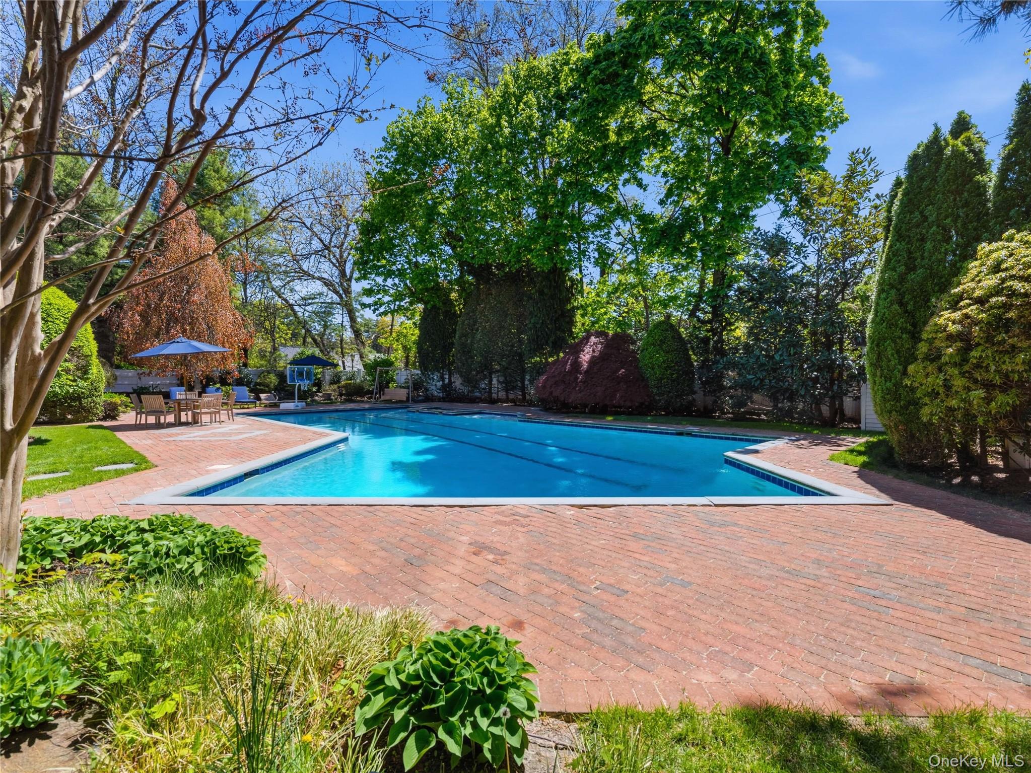 2 Aspen Place Great Neck, NY 11021 - Photo 37 of 48 Brick Patio