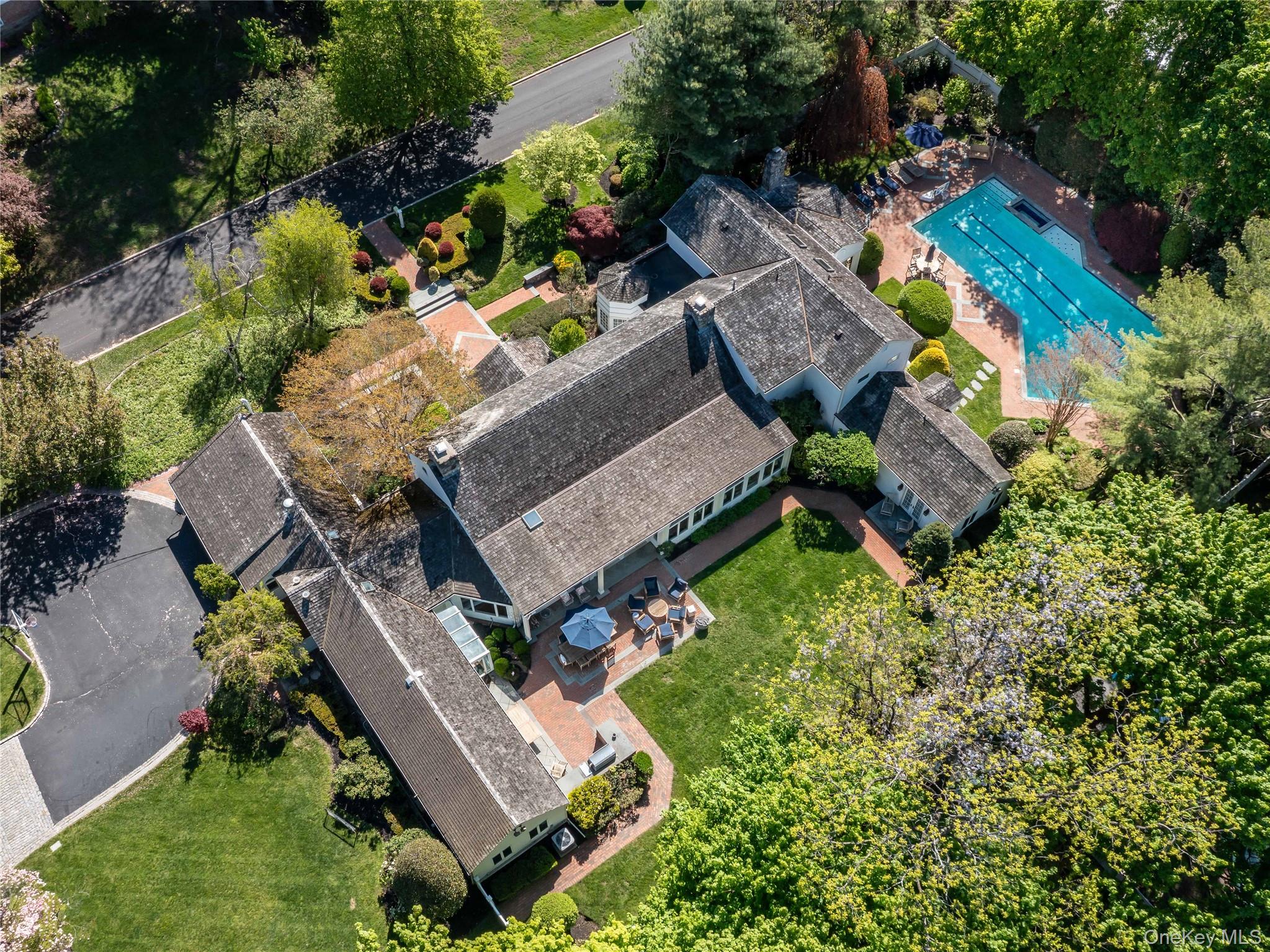 2 Aspen Place Great Neck, NY 11021 - Photo 39 of 48 Aerial View Showcasing Most Of The Property