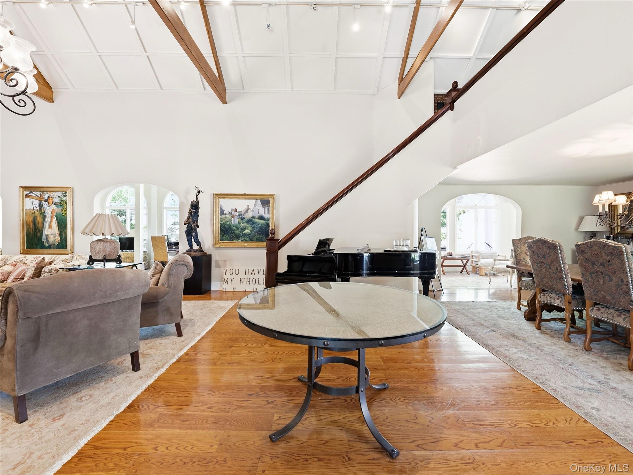 2 Aspen Place Great Neck, NY 11021 - Photo 5 of 48 Entry Hall