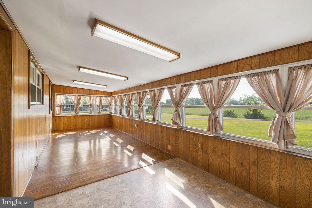 1098 Bon-Ox Road Gettysburg, PA 17325 - Photo 25 of 41 Oversize sunroom with plenty of natural lighting!