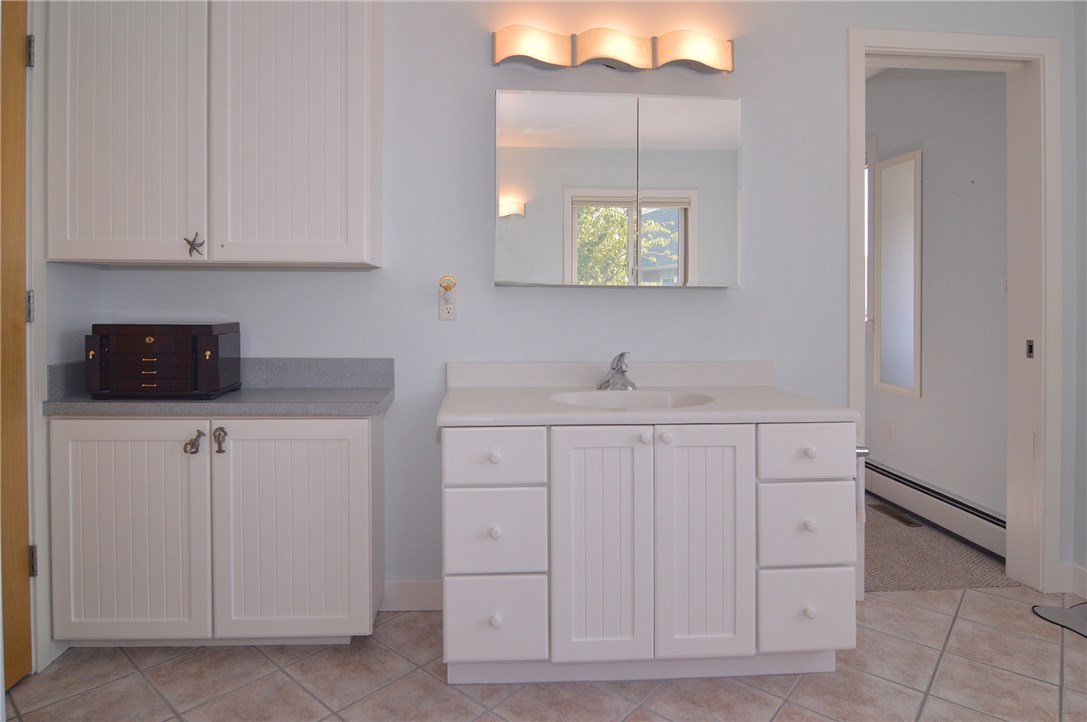 1337 Anthony Road Portsmouth, RI 02871 - Photo 12 of 17
