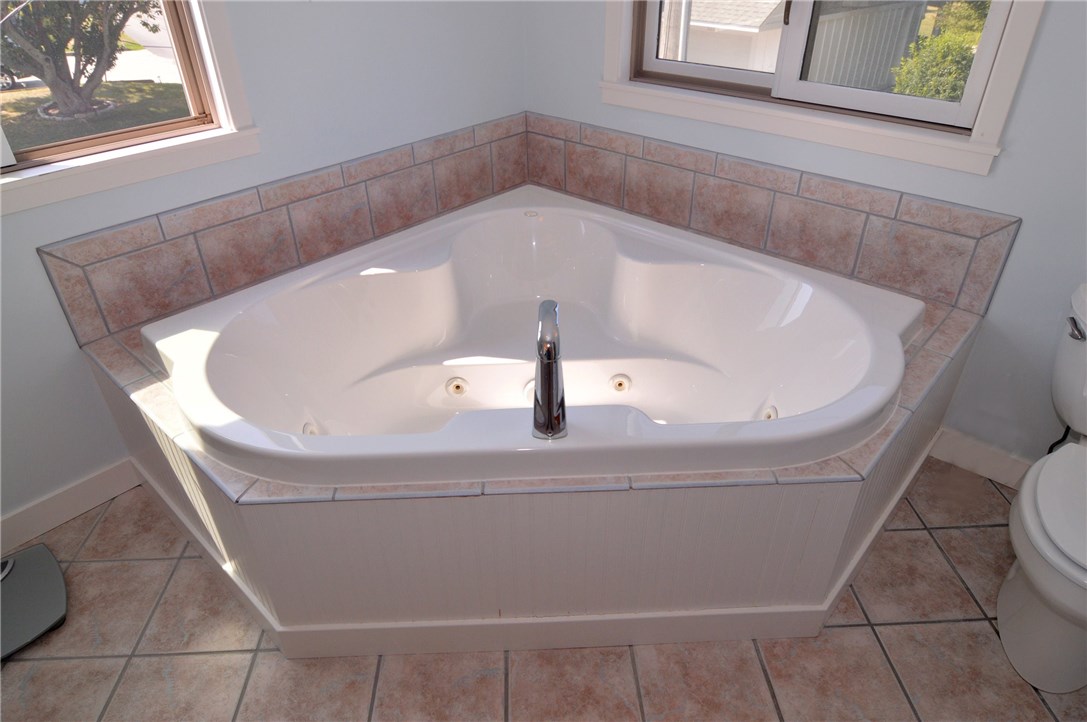 1337 Anthony Road Portsmouth, RI 02871 - Photo 13 of 17