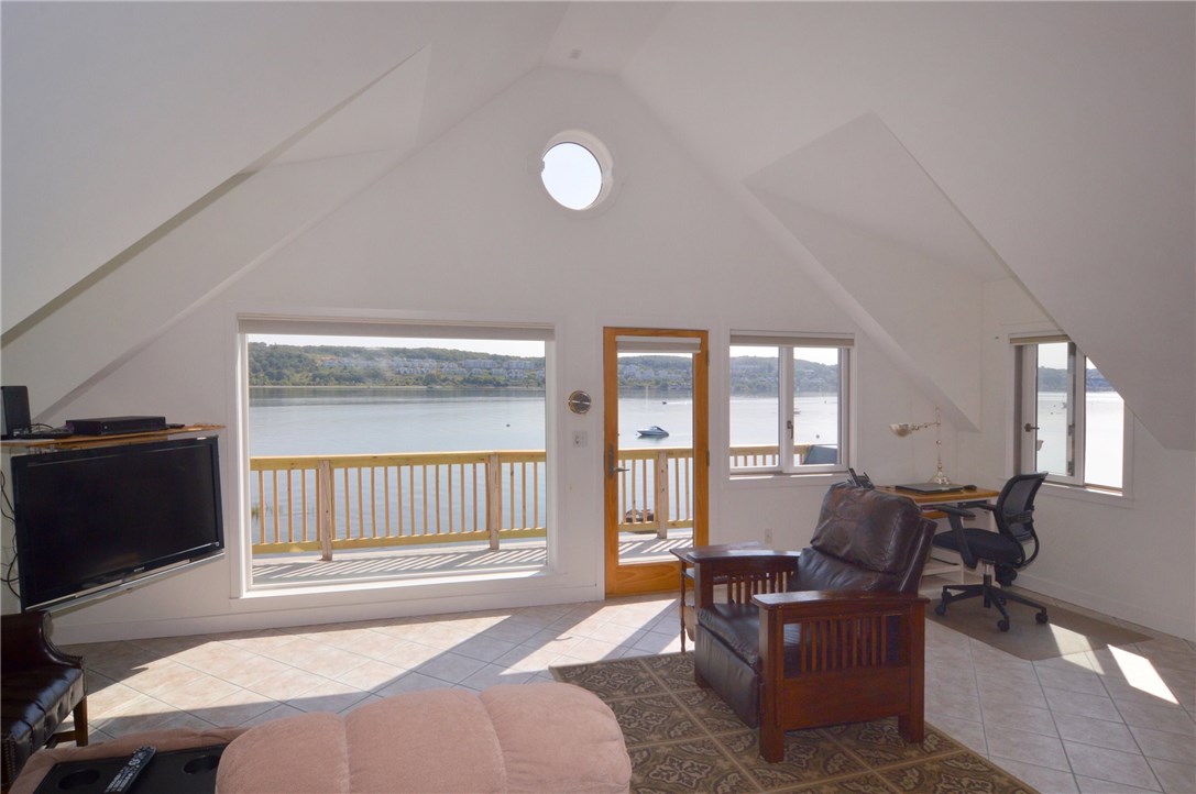1337 Anthony Road Portsmouth, RI 02871 - Photo 6 of 17