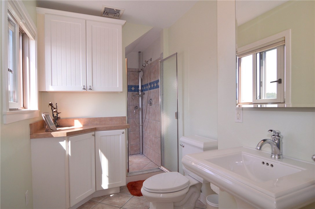 1337 Anthony Road Portsmouth, RI 02871 - Photo 8 of 17