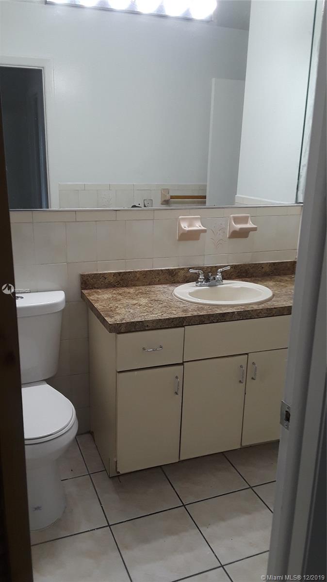 2319 West 60th Street, Unit D212 Hialeah, FL 33016 - Photo 8 of 10