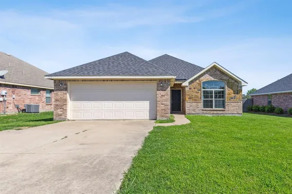 $1,800 | 110 Magnolia Street, Anna, TX 75409