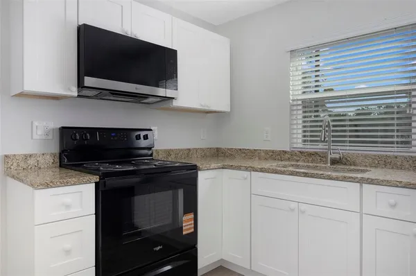 $1,990 | 454 21st Street North, St. Petersburg, FL 33713