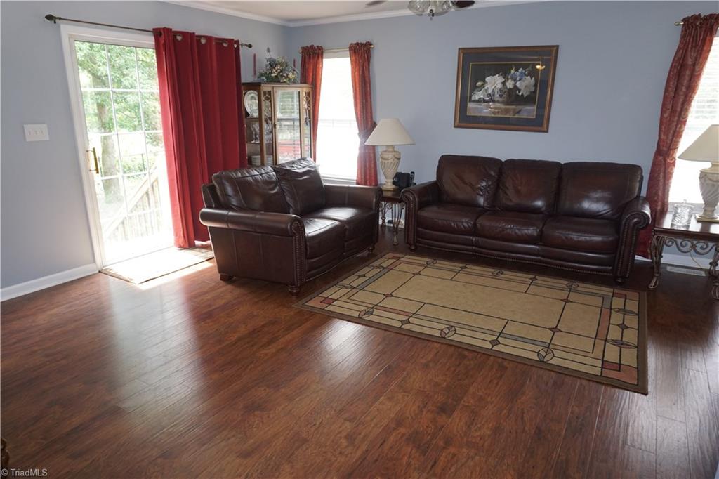 331 Ridgeland Drive High Point, NC 27262 - Photo 14 of 17 Great Room