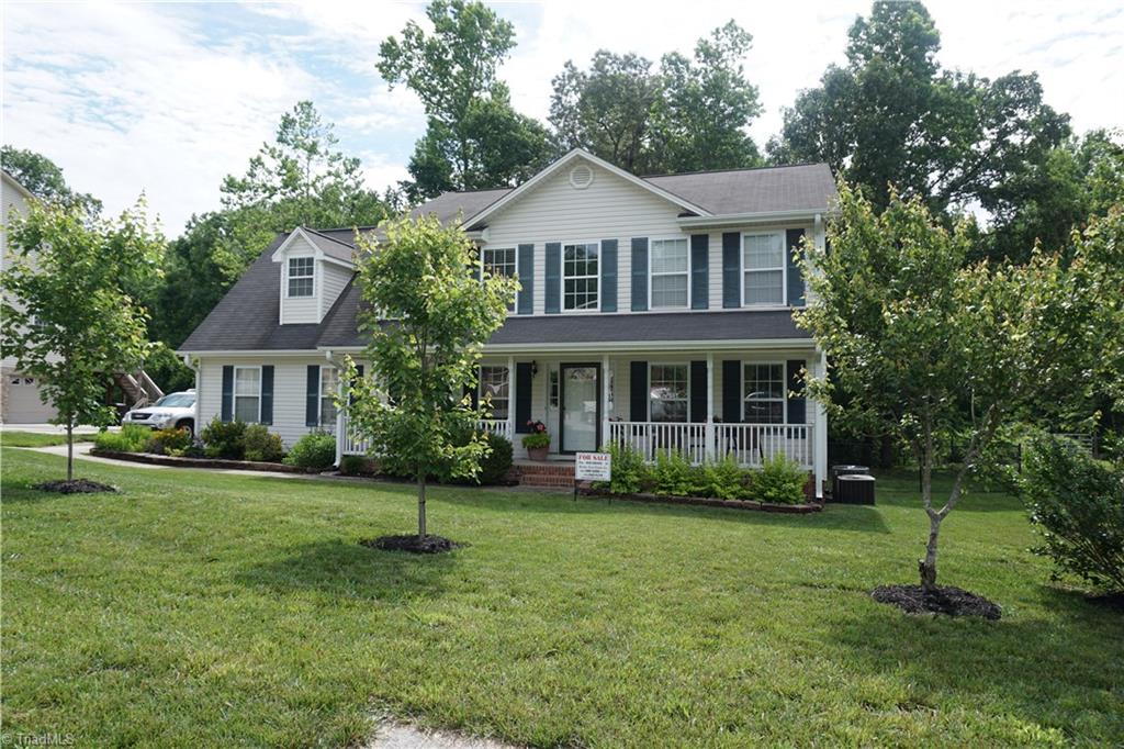 331 Ridgeland Drive High Point, NC 27262 - Photo 3 of 17 Gallery Image 3