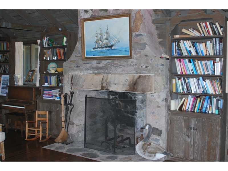 201 Beavertail Road Jamestown, RI 02835 - Photo 7 of 19 Living Room.